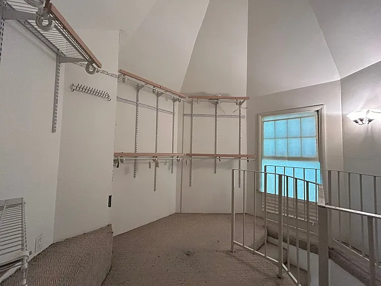 300 S Timken Rd — Photo 37