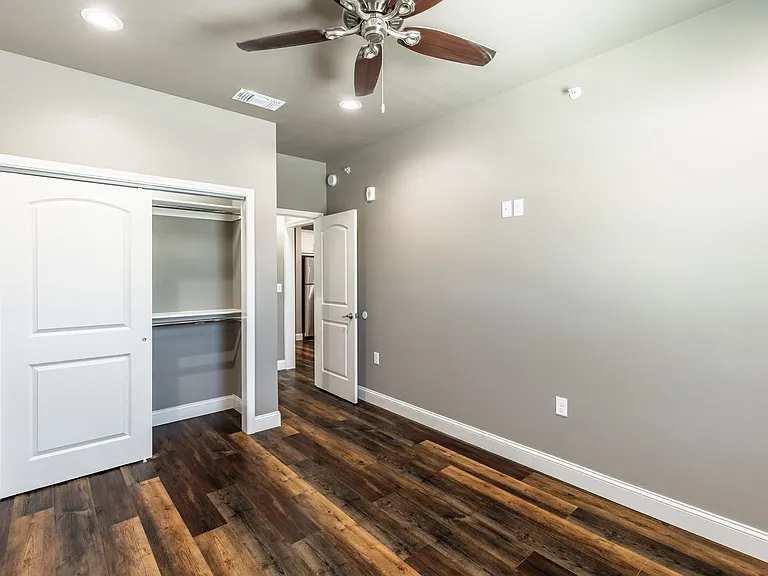2409 Bois D Arc St — Photo 37