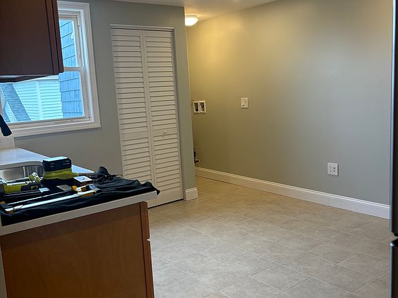 5th image of 63 Callender St Floor 3