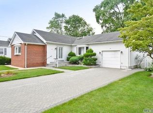 115 S 1st St, Bethpage, NY 11714