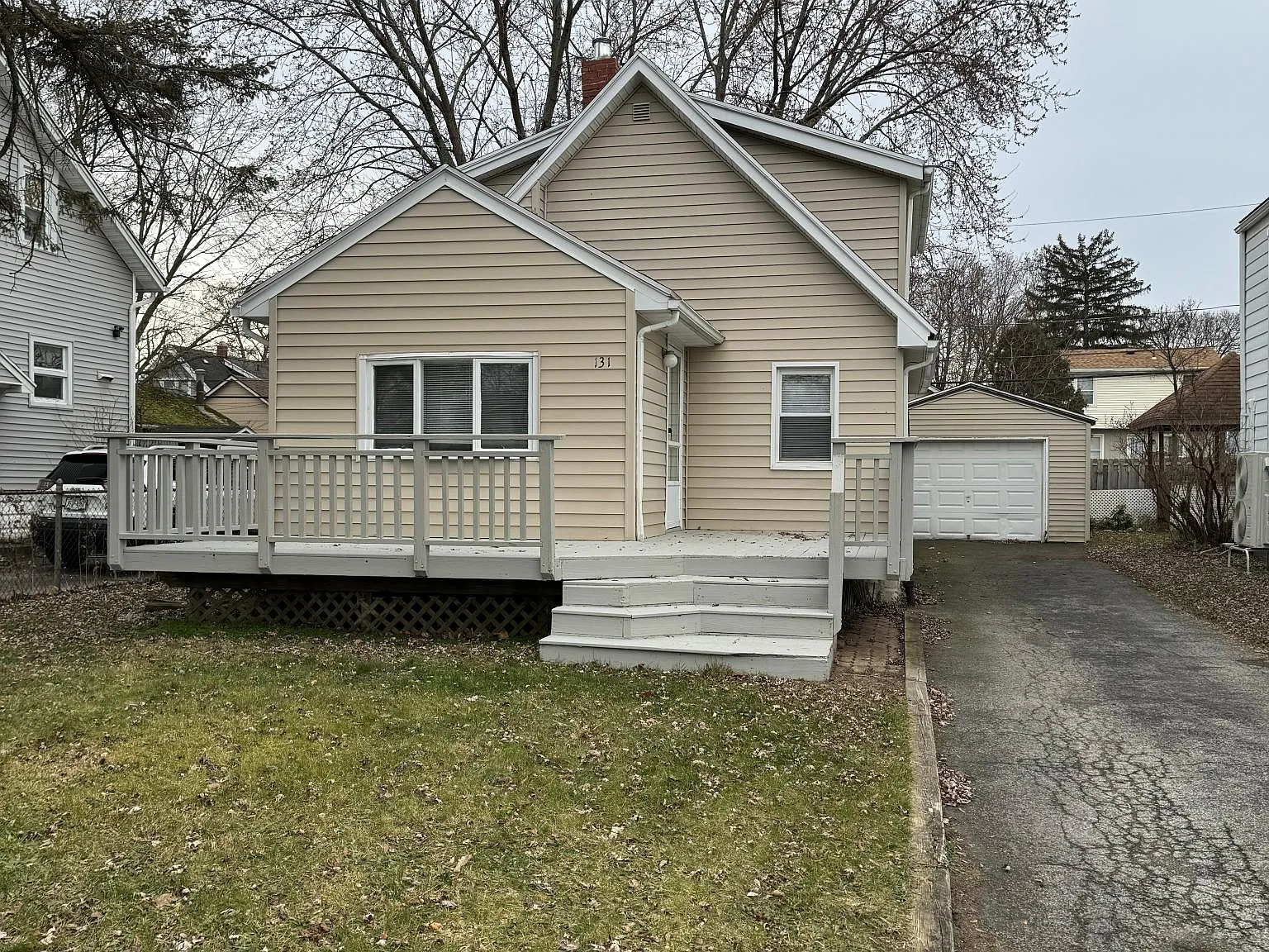 3 bed, 940 sqft, $1,800 — Photo 1