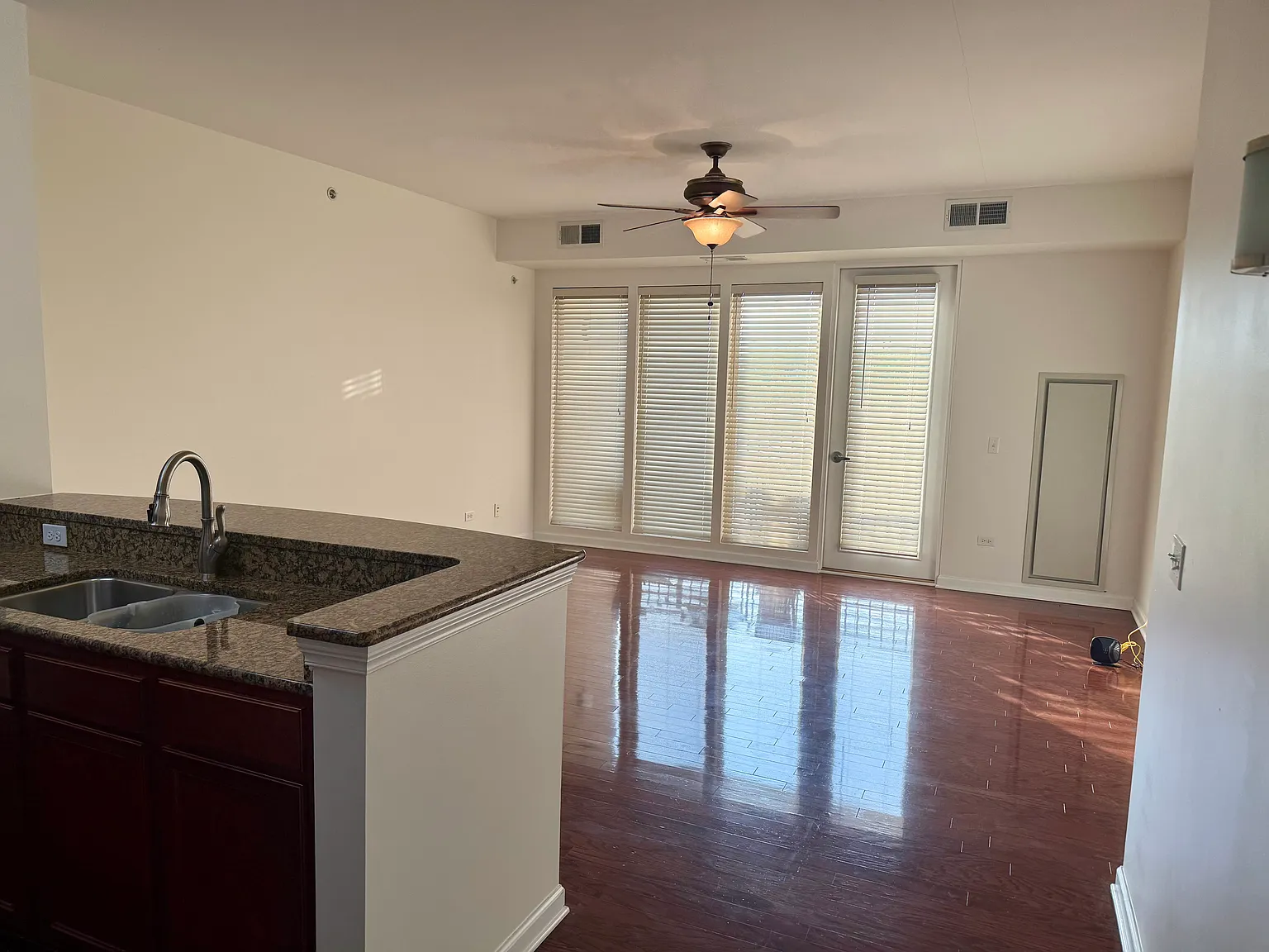 1 bed, 745 sqft, $1,700 — Photo 4