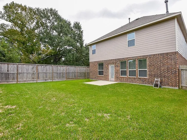 7002 Edwanna Ln — Photo 17