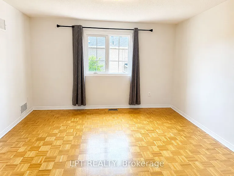 135 Warren Bradley St #MAIN 2ND FLOOR — Photo 15