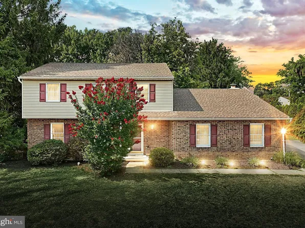 6377 Leader Dr, York, PA 17407