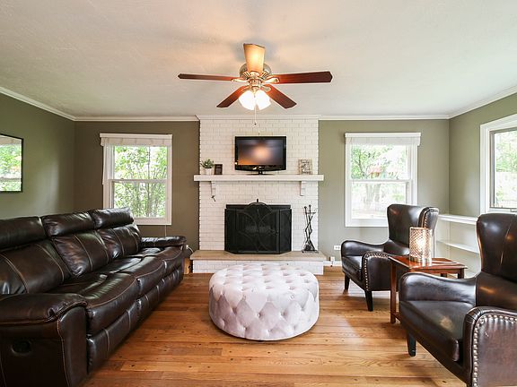2nd image of 40 Westmoreland Ln
