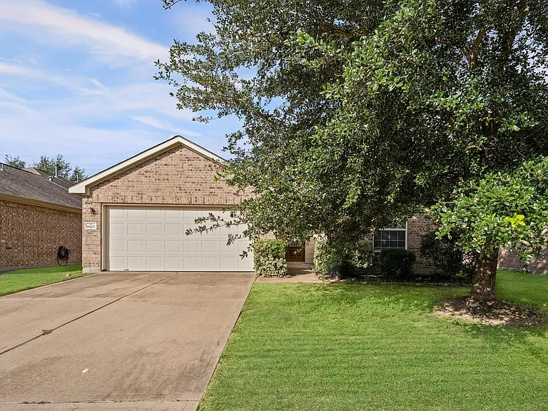 18107 Cypress Mist Ct — Photo 1