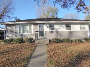 204 11th St SW, Waverly, IA 50677