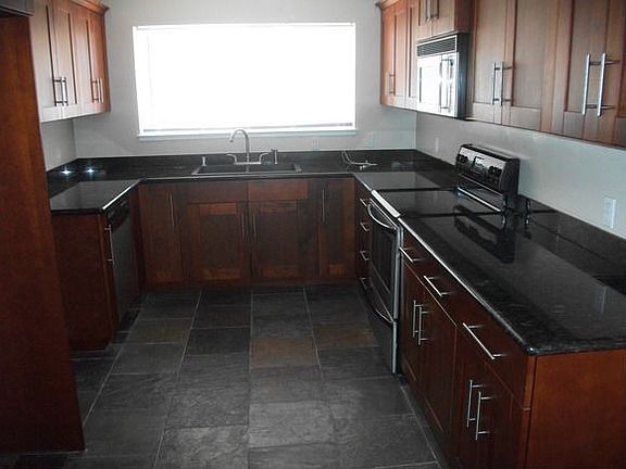 3rd image of 1175 Park Grove Dr