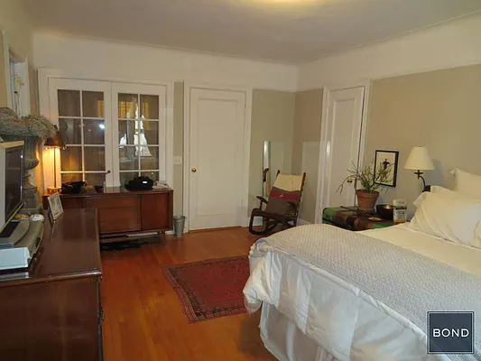 Rented by Bond New York | media 8