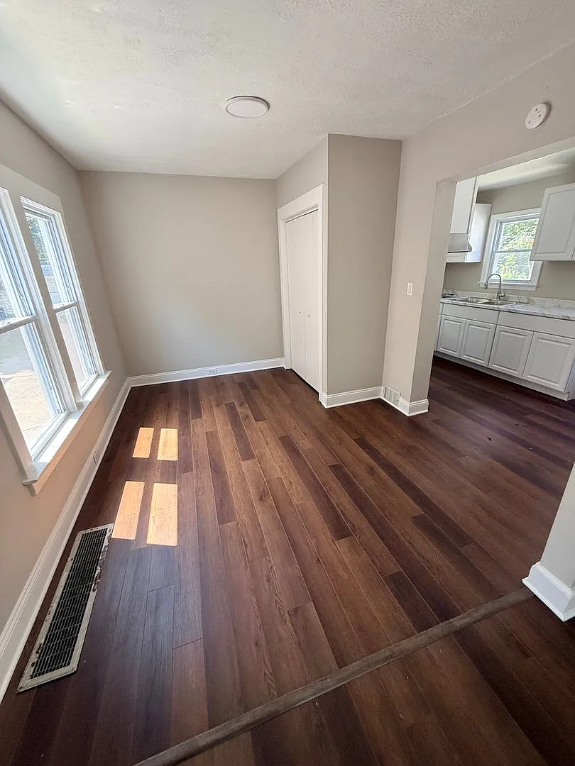 Beautiful renovated single family home — Photo 2
