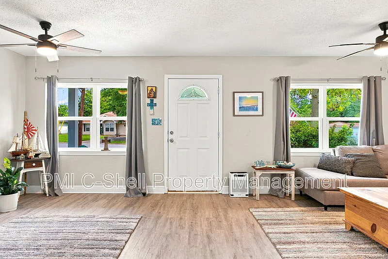 3 bed, 2.0 bath, 1296 sqft, $1,495 — Photo 3