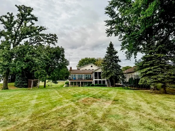 393 Holiday Dr, Somonauk, IL 60552