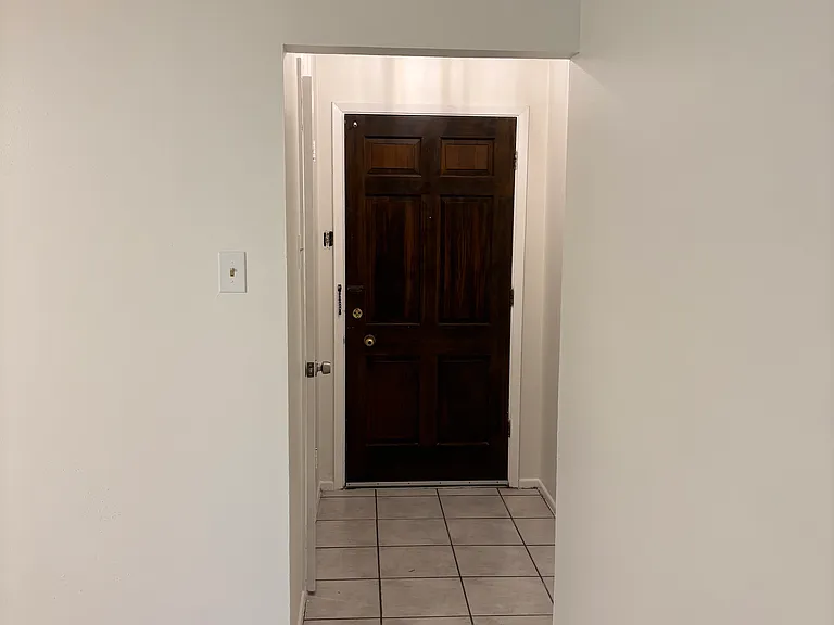215 W Mistletoe Ave #A — Photo 7