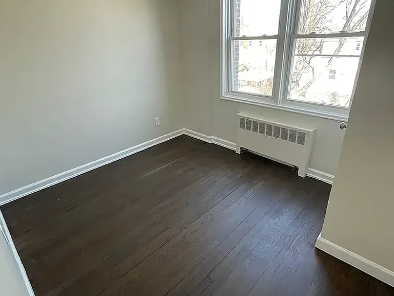 107 Chancellor Ave — Photo 6
