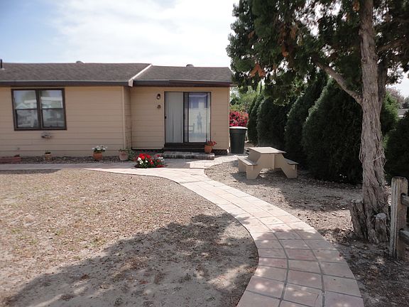 tiled walkway thru 2nd lot