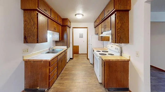 3 bed, 1.0 bath, $1,175 — Photo 1