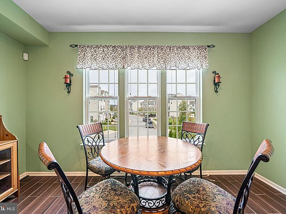 4th image of 43564 Wild Iris St