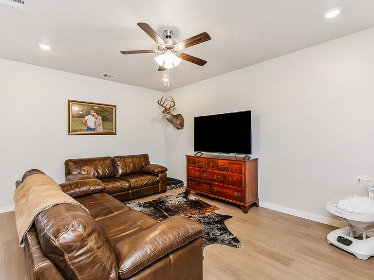 1905 Osbert Nelly Dr — Photo 8