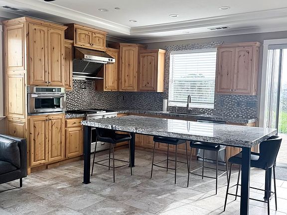 3rd image of 4925A Milano Way