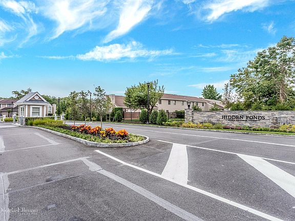 2nd image of 51 W Pond Ct