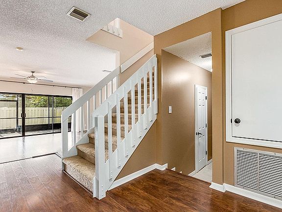 4th image of 2303 Heritage Dr