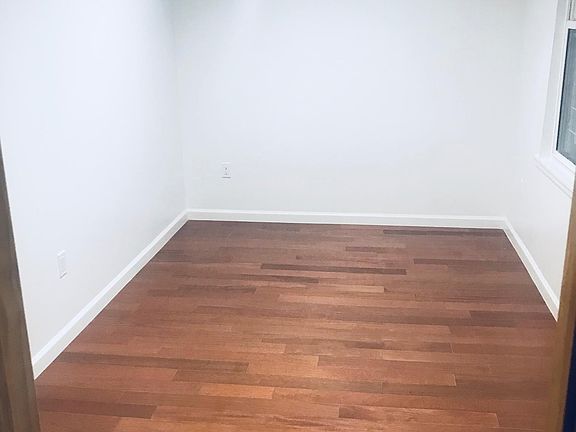 4th image of 12323 5th Ave #2