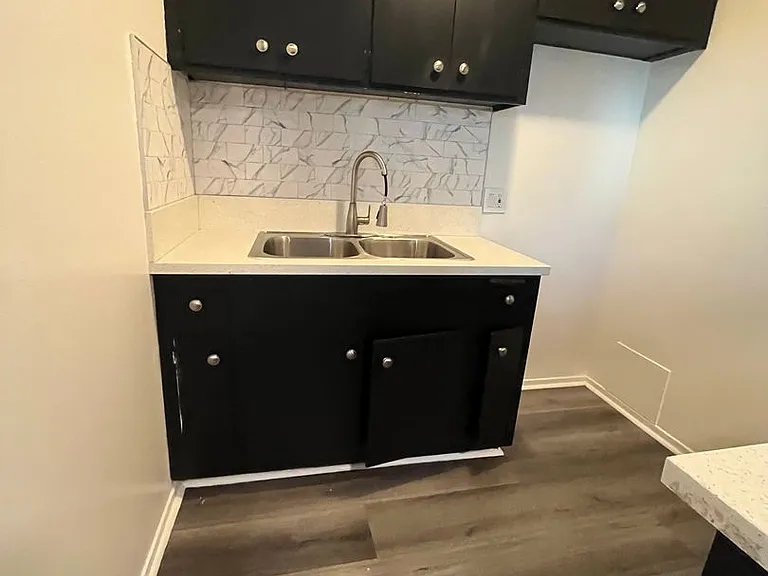 406 N Avenue 66 — Photo 1