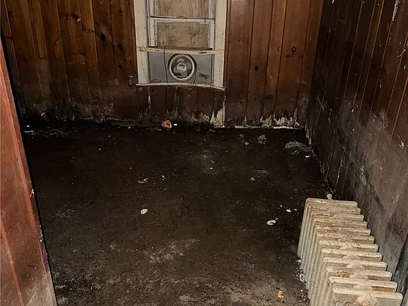 4th image of 10 McDaniel Ave