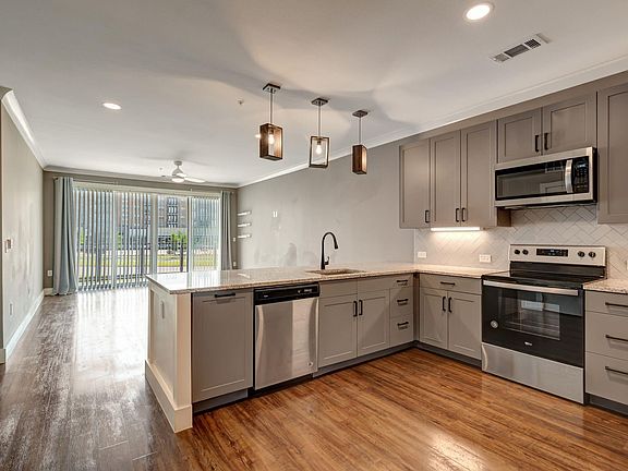 5th image of 3517 Windhaven Pkwy #1308