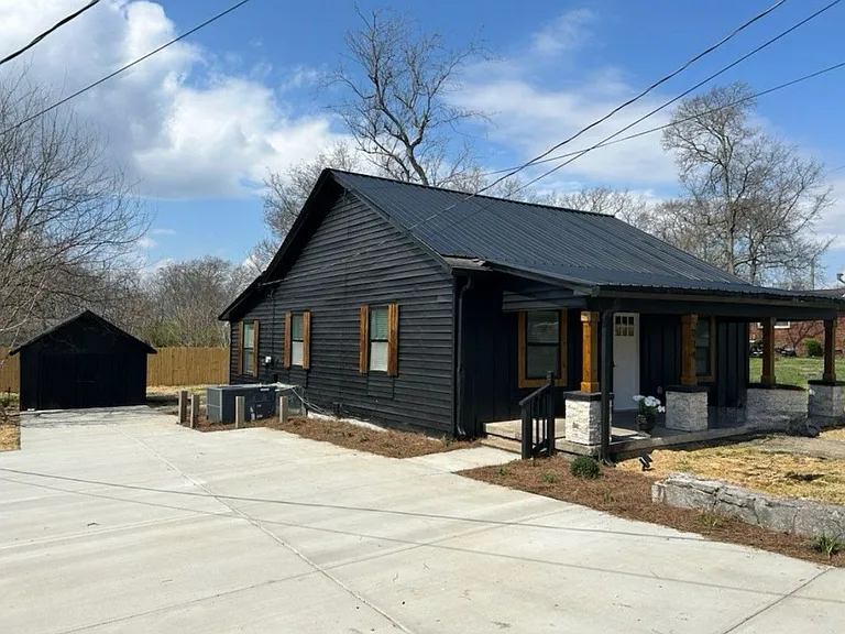 214 Owens St — Photo 11