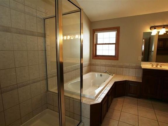 4th image of 8802 Fairway Oaks Dr