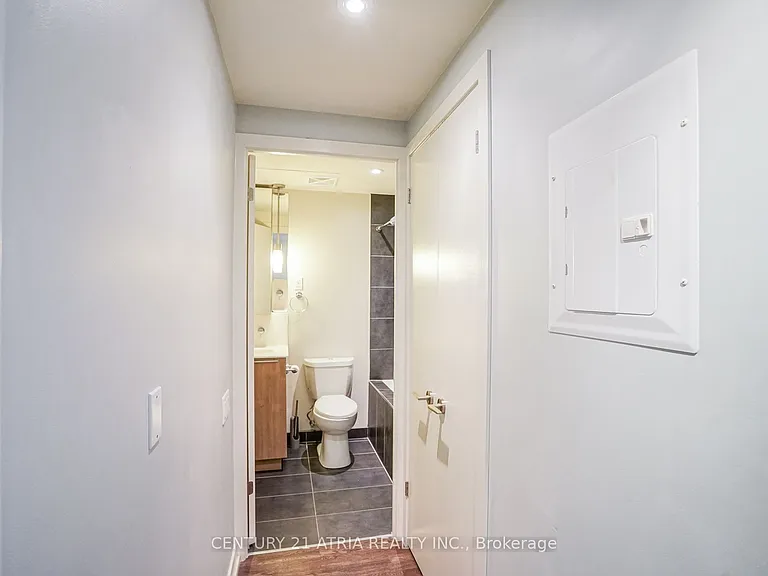 650 King St W #311 — Photo 7