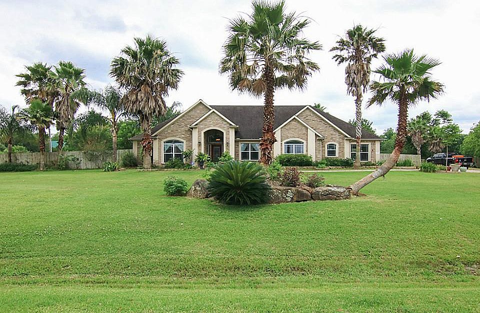 1st image of 10838 Leslie Ln