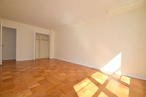 Rented by PMG Real Estate  | media 16