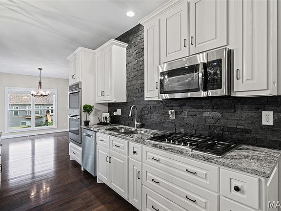 5th image of 1022 Graystone Park