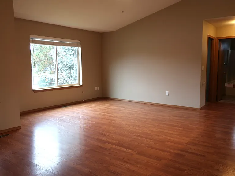 2514 Aviation Dr — Photo 3