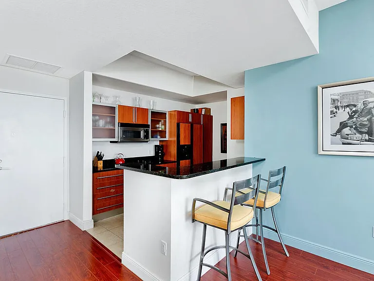 1551 N Flagler Dr #2 — Photo 5