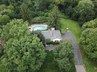 26150 Hersheyvale Dr, Franklin, MI 48025