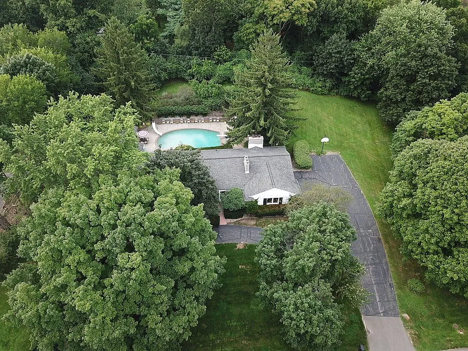 26150 Hersheyvale Dr photo 1