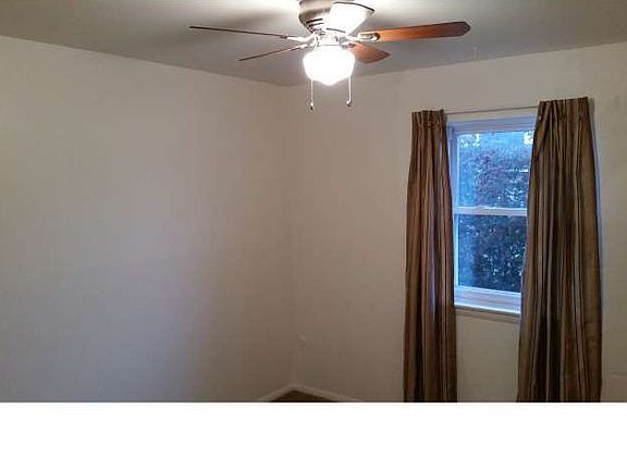 5th image of 839 Henri Ct