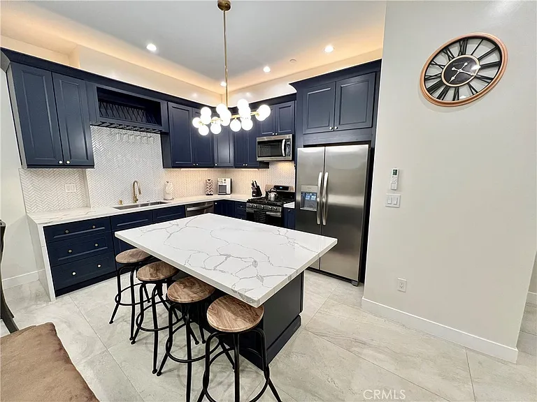 23443 Balmoral Ln — Photo 32