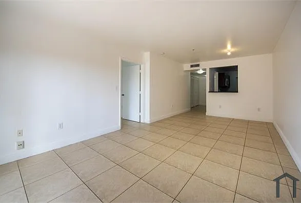 4137 Stirling Rd #506 — Photo 5
