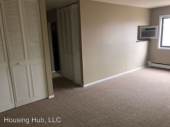 3rd image of 180 Charles St NE APT 11