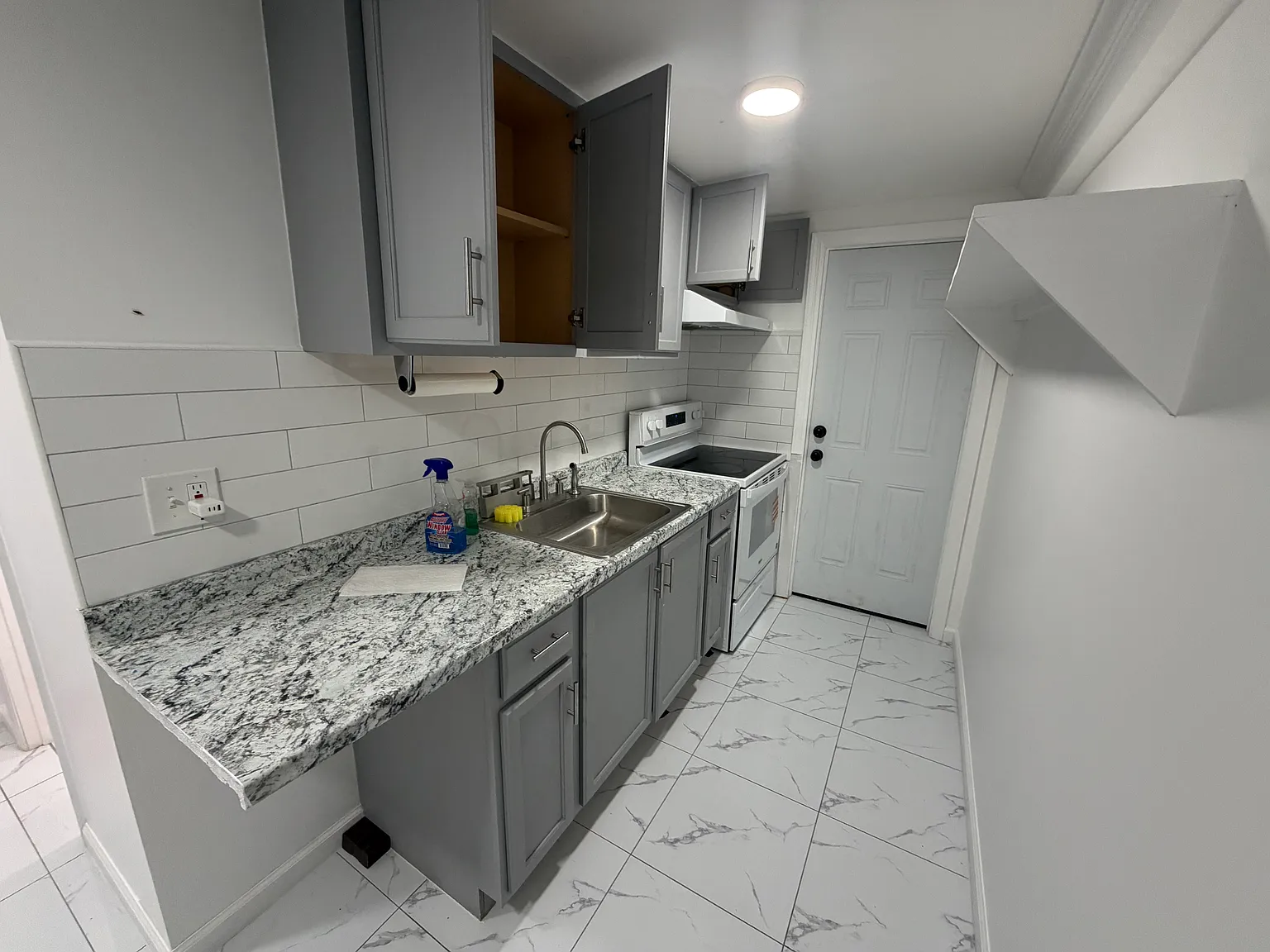 1 bed, 600 sqft, $1,800 — Photo 1