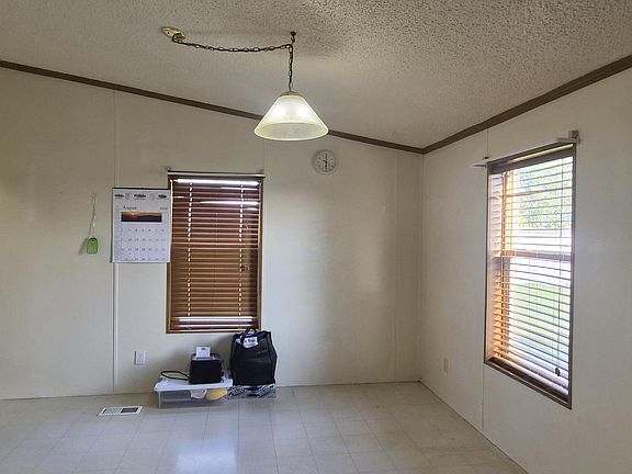 2nd image of 217 11th Ave W