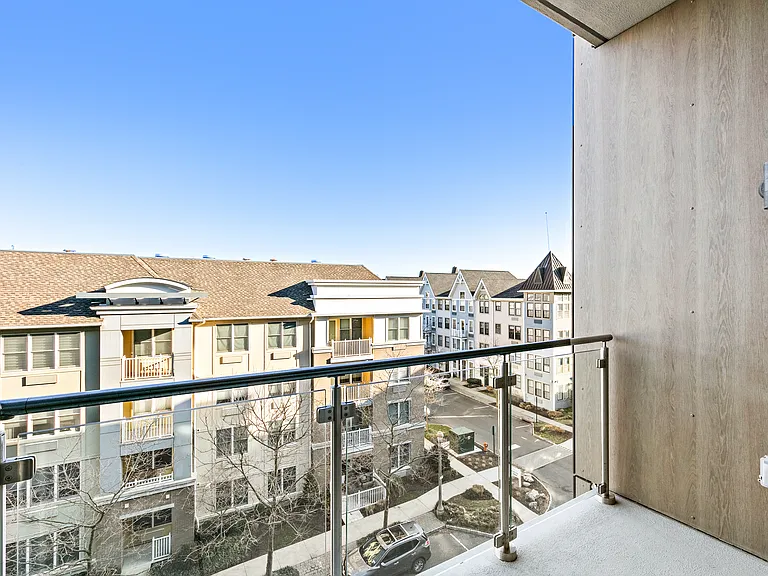 30 Melrose Ter #408 — Photo 32