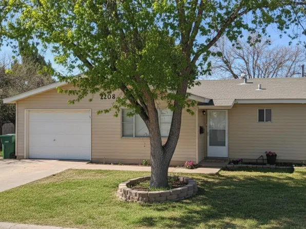 2208 N Acoma Dr, Hobbs, NM 88240