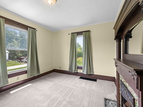 5th image of 15869 Millfield Rd