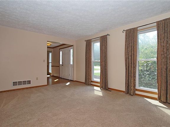 4th image of 2113 Parkview Dr